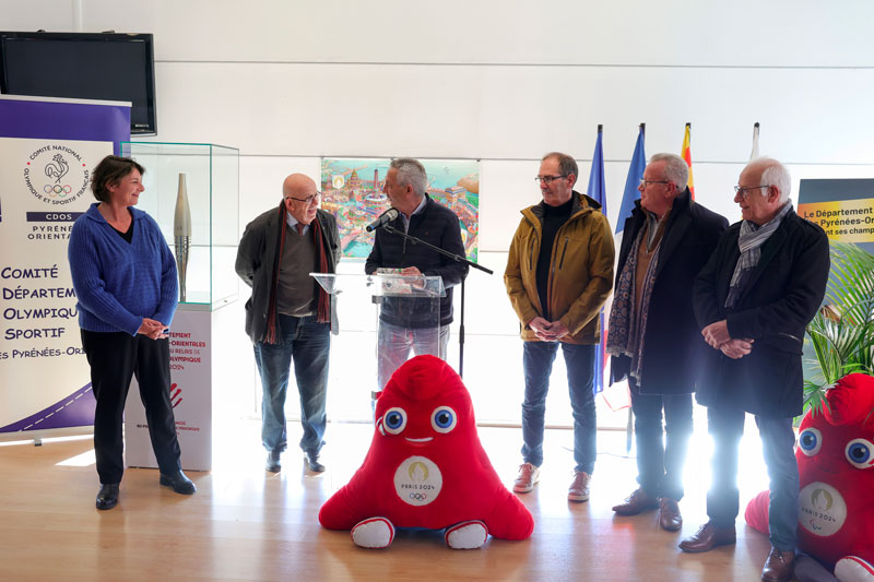 FlammeJO Paris MaisonSports  01 2026  MJZ 3923